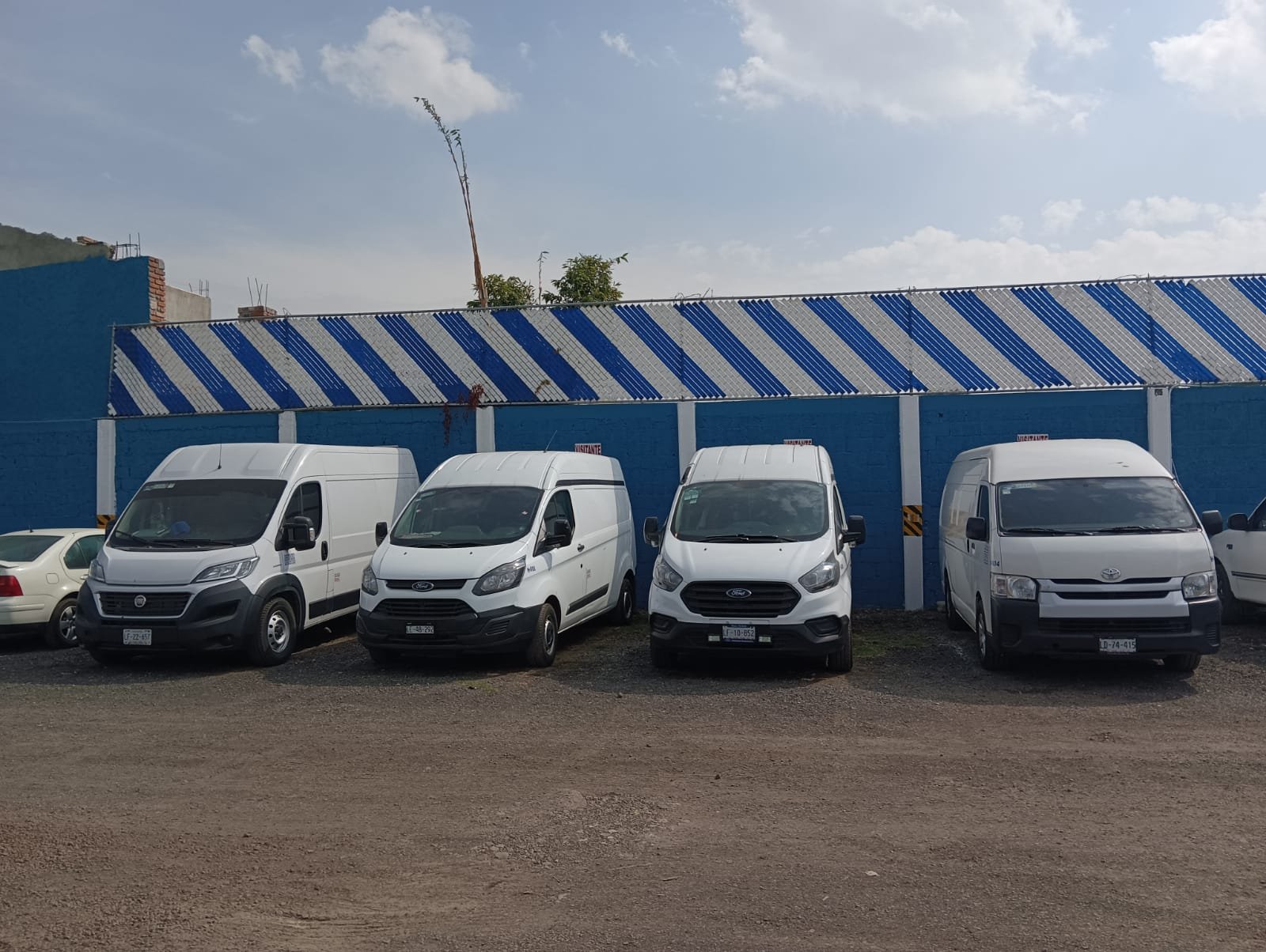 Camionetas de carga 1.5 y 3.5 t — Transportes Narvaza