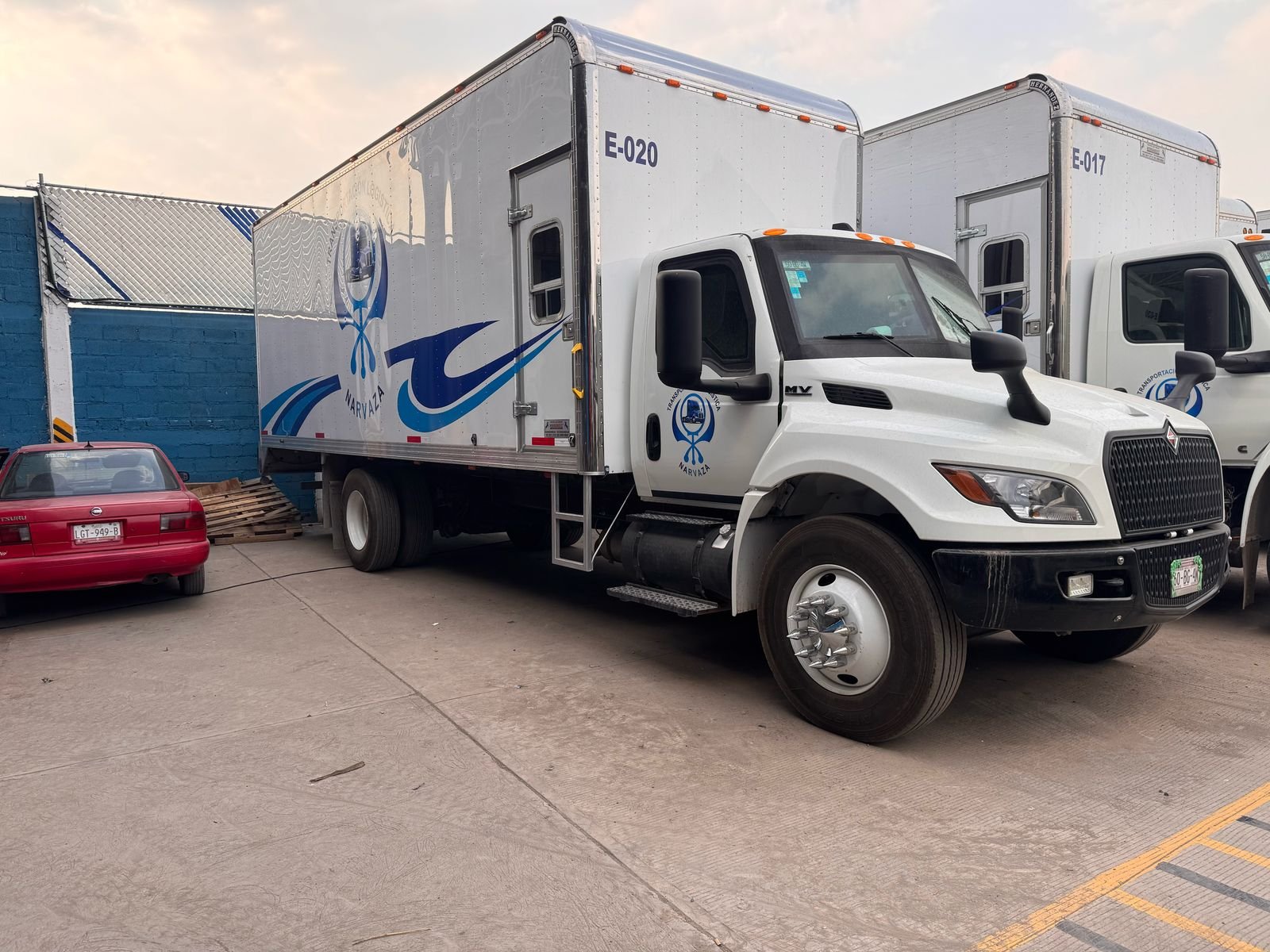 Torton caja seca E-020 — Transportes Narvaza