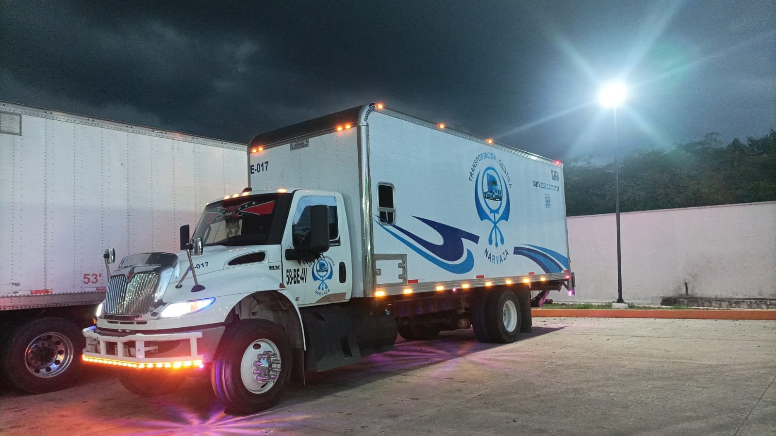 Torton caja seca E-017 — Transportes Narvaza
